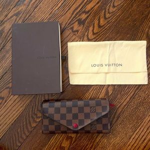 LOUIS VUITTON- SARAH WALLET